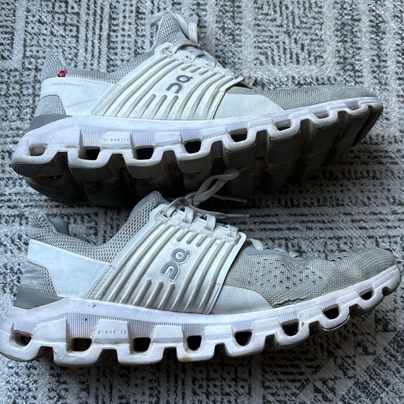 On Cloud, grey white size 8.5W- used - Picture 1 of 4